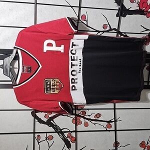 Ravmen V Neck Protect the Good Tee Shirt Size‎ Large NWT